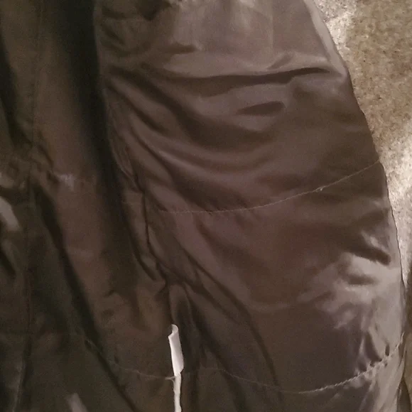 Old Navy girls dark gray and light gray stripped winter jacket. In EUC - Picture 4 of 5